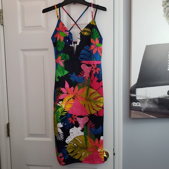 BLVD Dresses & Skirts - Flash Sale Vacation Ready Dress